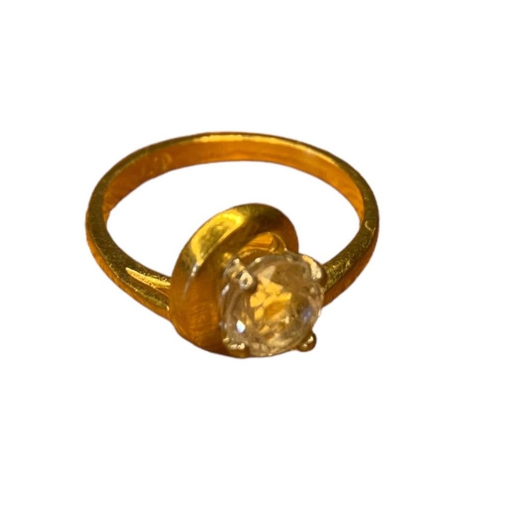 Size 8.5 Women's 18K Gold Plated Ring Solitaire Style Cubic Zirconia